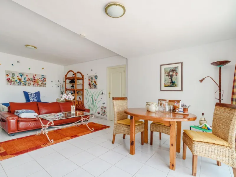 Magnificent property with sea views and