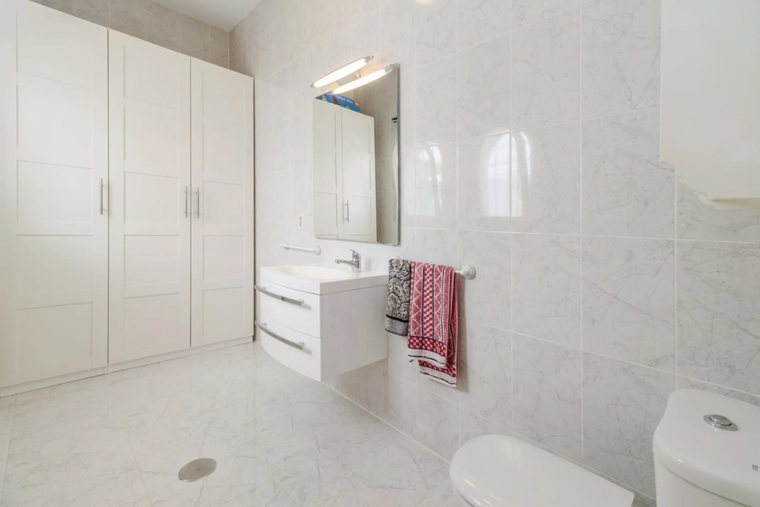 Magnificent property with sea views and