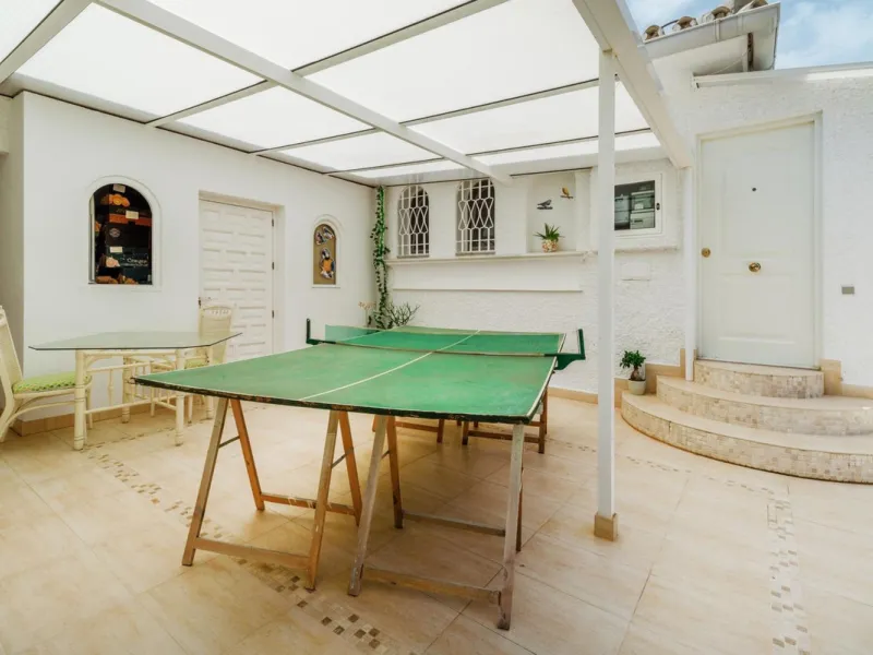 Magnificent property with sea views and