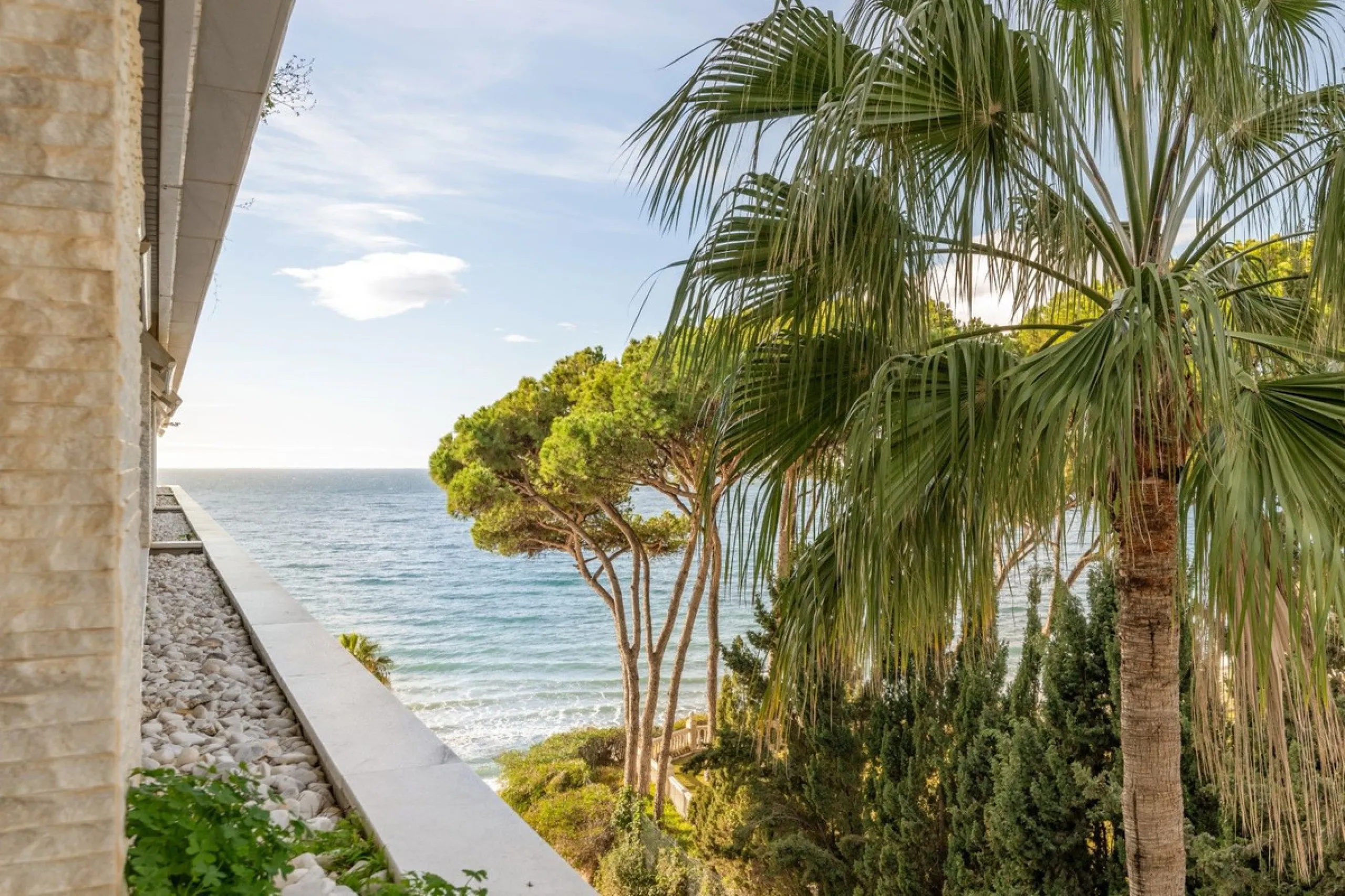 Apartment - Middle Floor Apartment в продаже в Marbella, Málaga. В доме 2 спален и 2 ванных комнат. Площадь дома 127 м²