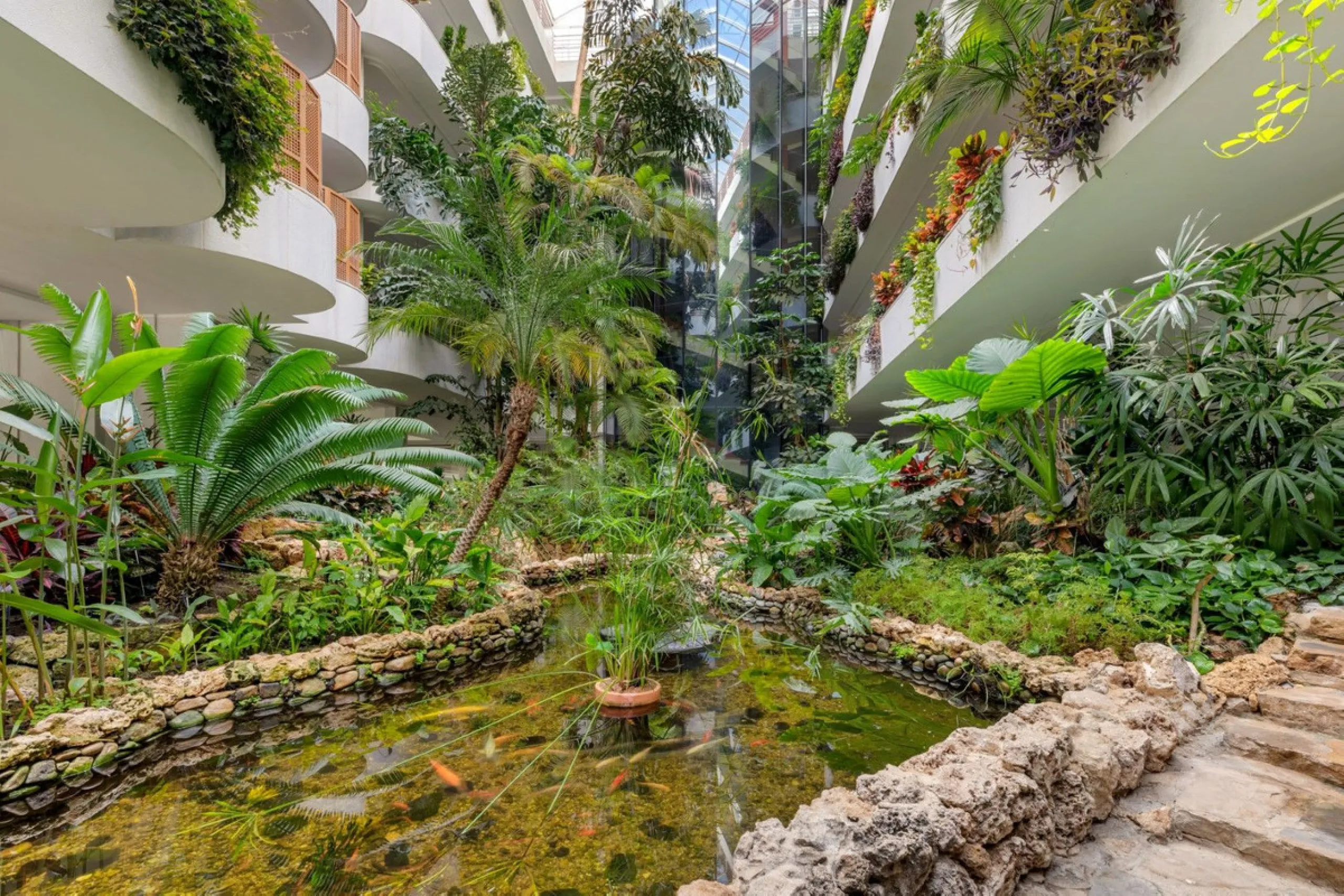 Apartment - Middle Floor Apartment в продаже в Marbella, Málaga. В доме 2 спален и 2 ванных комнат. Площадь дома 127 м²