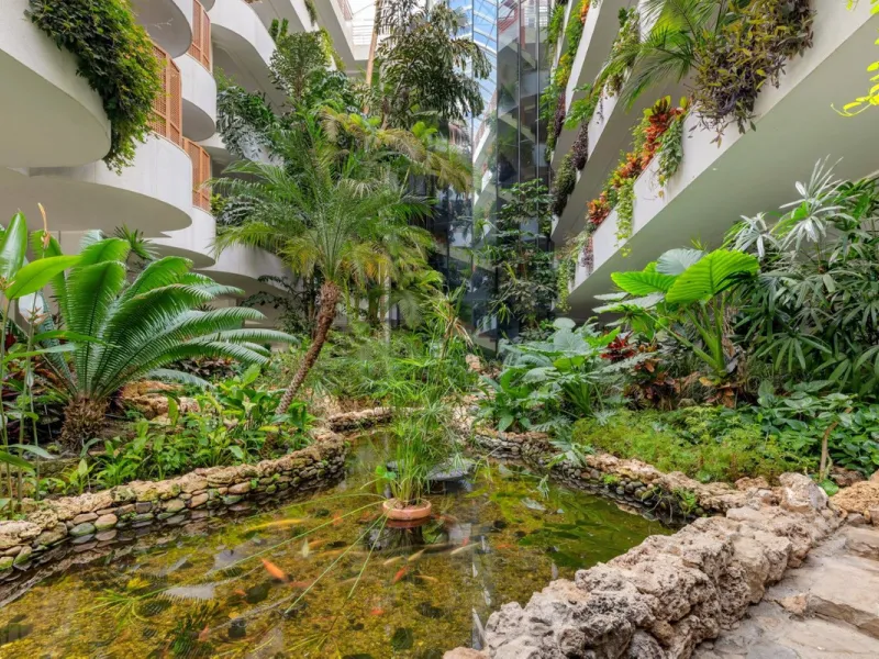 Apartment - Middle Floor Apartment в продаже в Marbella, Málaga. В доме 2 спален и 2 ванных комнат. Площадь дома 127 м²