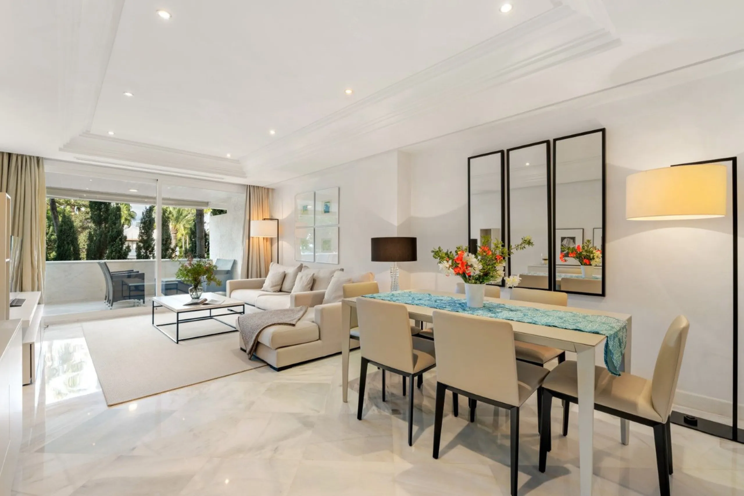 Apartment - Middle Floor Apartment в продаже в Marbella, Málaga. В доме 2 спален и 2 ванных комнат. Площадь дома 127 м²