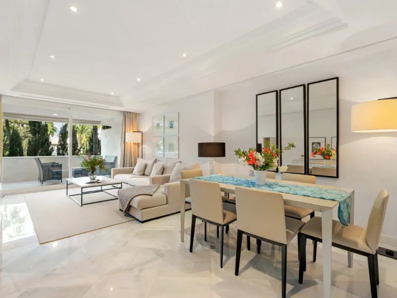 Apartment - Middle Floor Apartment в продаже в Marbella, Málaga. В доме 2 спален и 2 ванных комнат. Площадь дома 127 м²