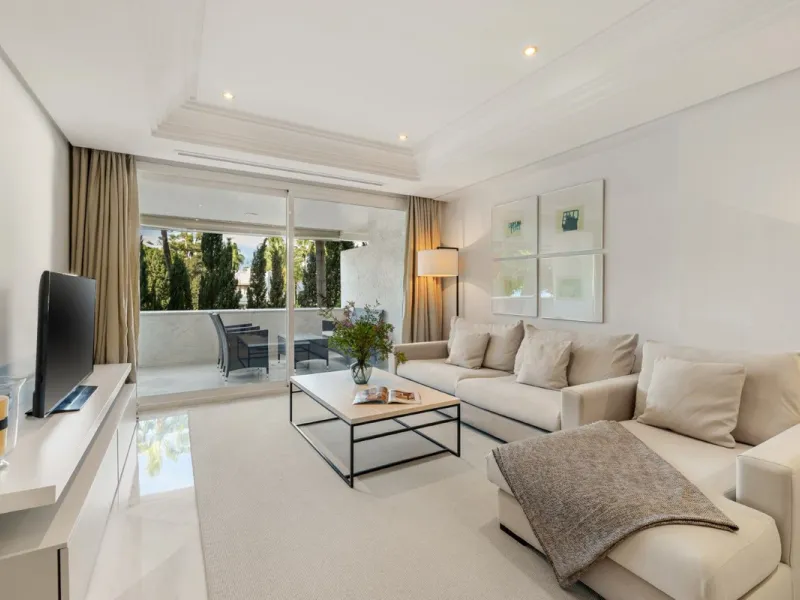 Apartment - Middle Floor Apartment в продаже в Marbella, Málaga. В доме 2 спален и 2 ванных комнат. Площадь дома 127 м²