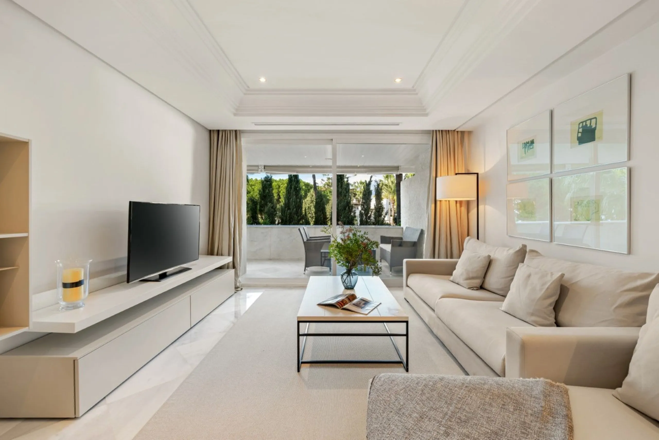 Apartment - Middle Floor Apartment в продаже в Marbella, Málaga. В доме 2 спален и 2 ванных комнат. Площадь дома 127 м²
