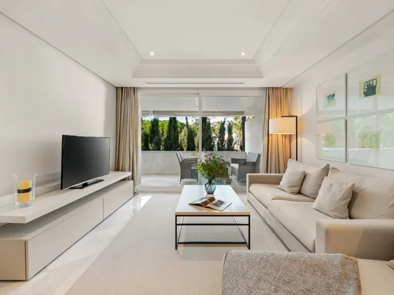 Apartment - Middle Floor Apartment в продаже в Marbella, Málaga. В доме 2 спален и 2 ванных комнат. Площадь дома 127 м²