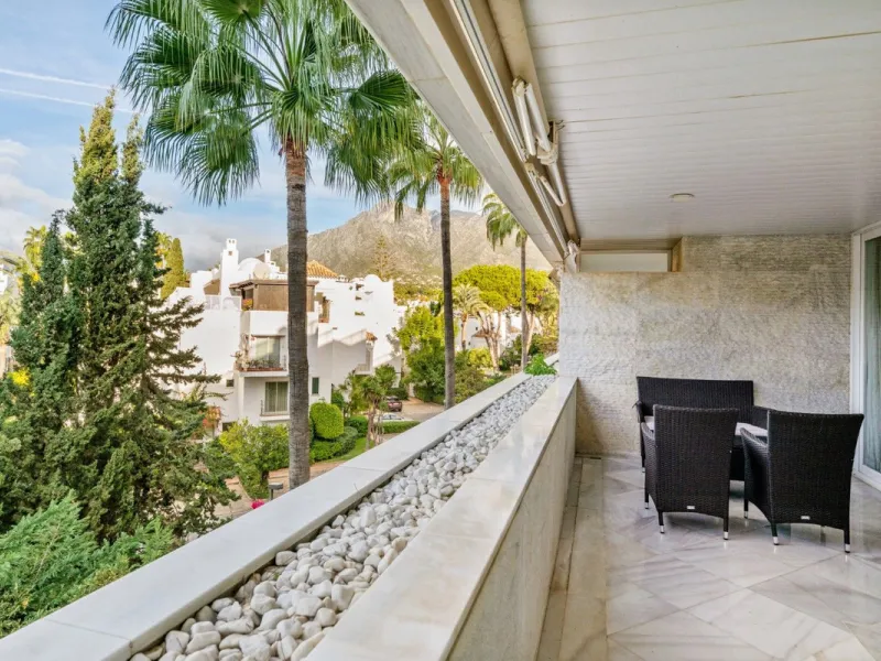 Apartment - Middle Floor Apartment в продаже в Marbella, Málaga. В доме 2 спален и 2 ванных комнат. Площадь дома 127 м²