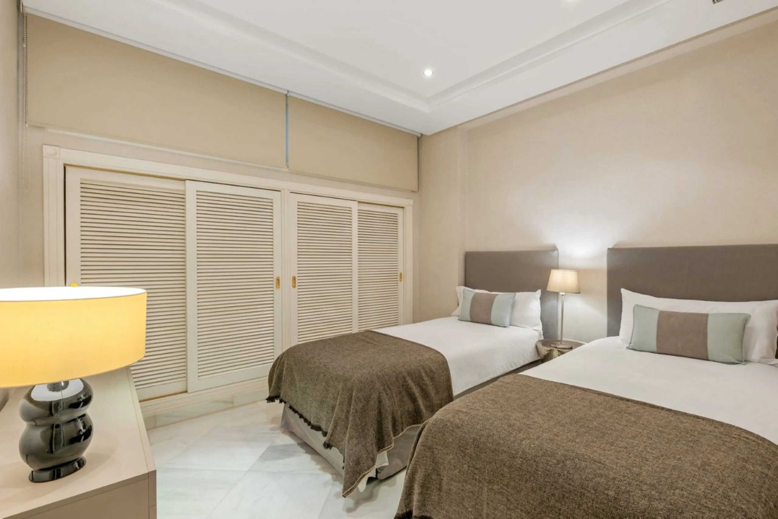 Apartment - Middle Floor Apartment в продаже в Marbella, Málaga. В доме 2 спален и 2 ванных комнат. Площадь дома 127 м²