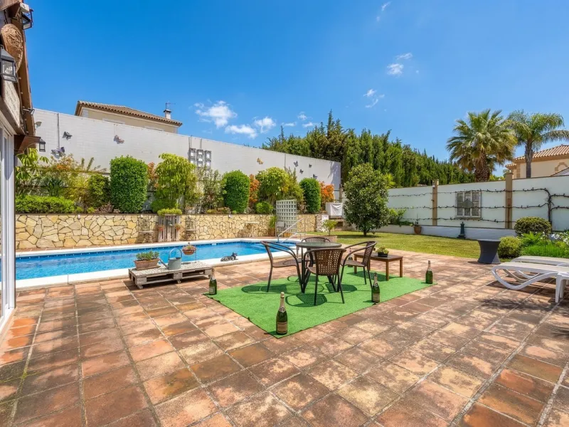 STUNNING THREE BEDROOM VILLA