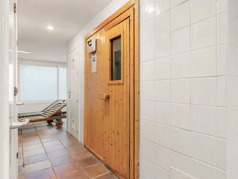 Apartment - Middle Floor Apartment в продаже в Marbella, Málaga. В доме 2 спален и 2 ванных комнат. Площадь дома 127 м²