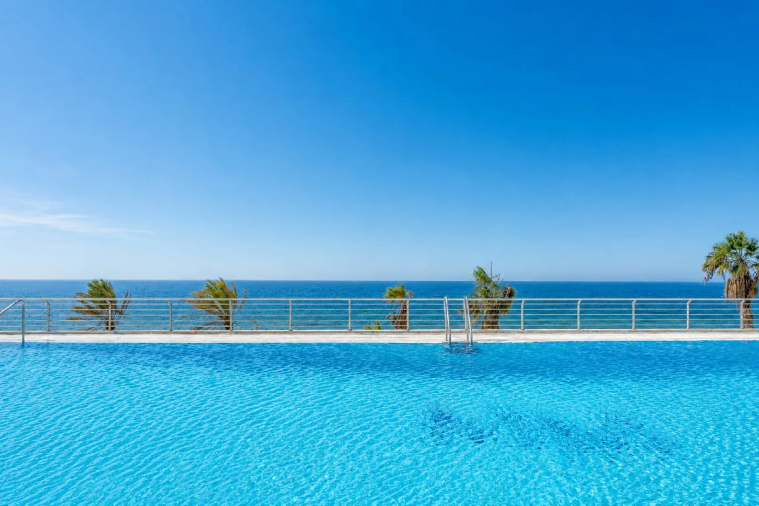 Apartment - Middle Floor Apartment в продаже в Marbella, Málaga. В доме 2 спален и 2 ванных комнат. Площадь дома 127 м²