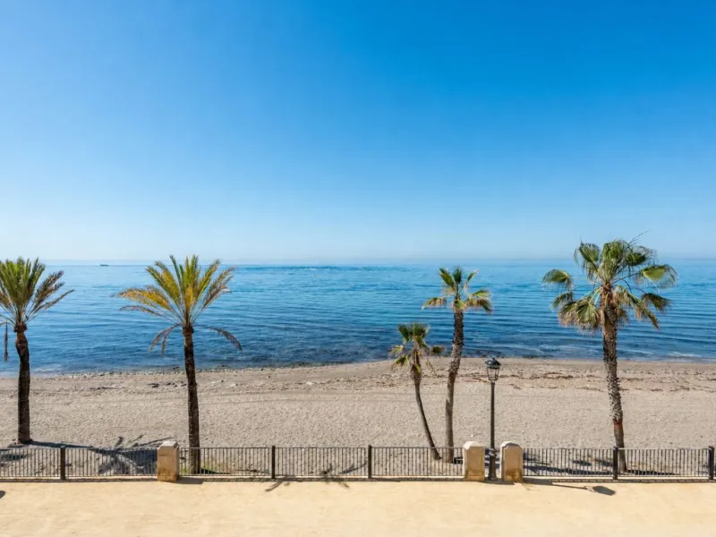 Apartment - Middle Floor Apartment в продаже в Marbella, Málaga. В доме 2 спален и 2 ванных комнат. Площадь дома 127 м²
