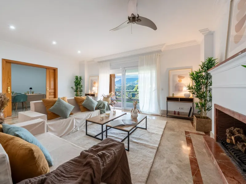 House - Semi-Detached House в продаже в Marbella, Málaga. В доме 3 спален и 4 ванных комнат. Площадь дома 207 м². Площадь участка 317 м²