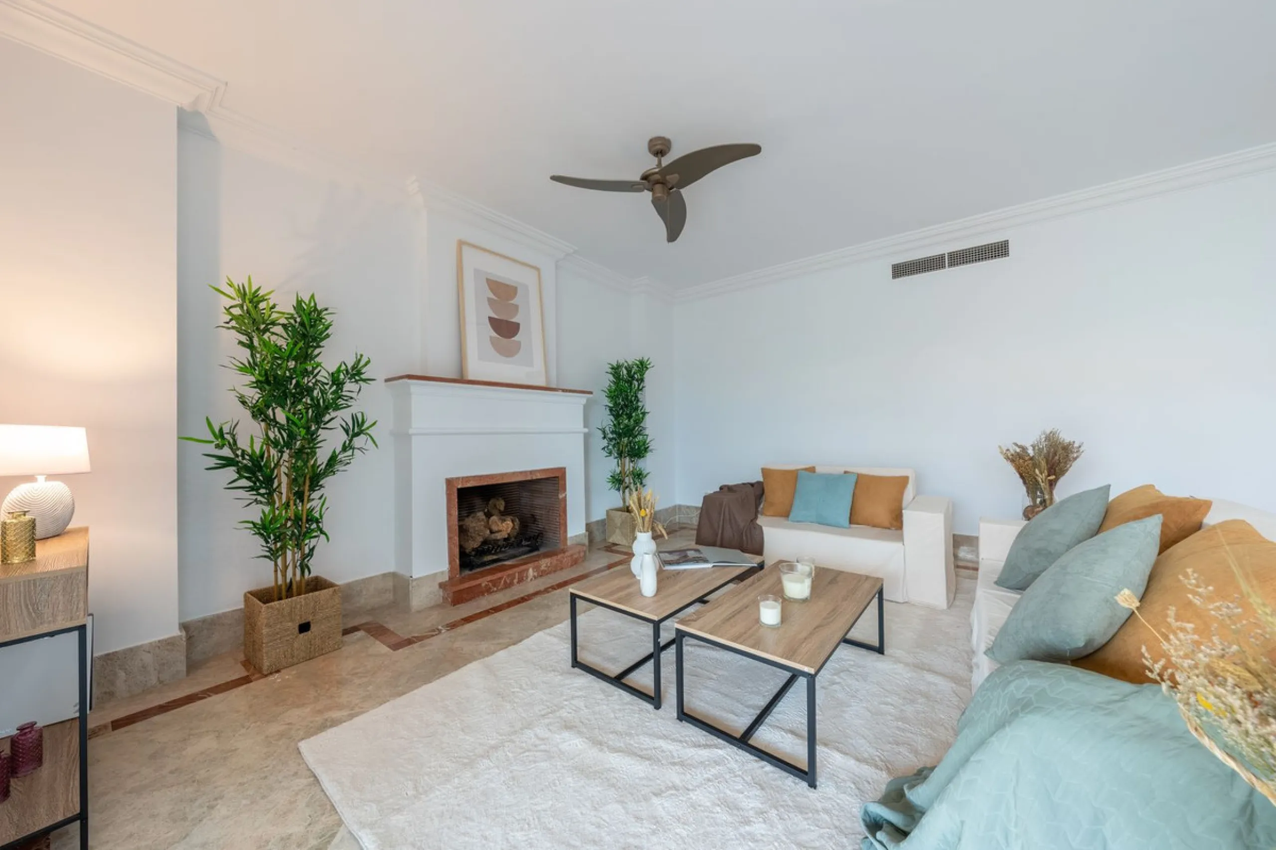 House - Semi-Detached House в продаже в Marbella, Málaga. В доме 3 спален и 4 ванных комнат. Площадь дома 207 м². Площадь участка 317 м²