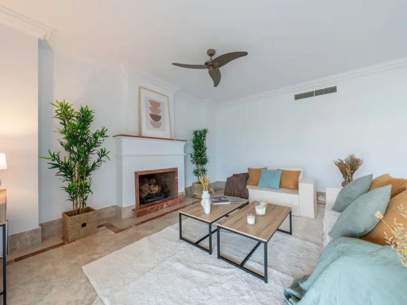 House - Semi-Detached House в продаже в Marbella, Málaga. В доме 3 спален и 4 ванных комнат. Площадь дома 207 м². Площадь участка 317 м²