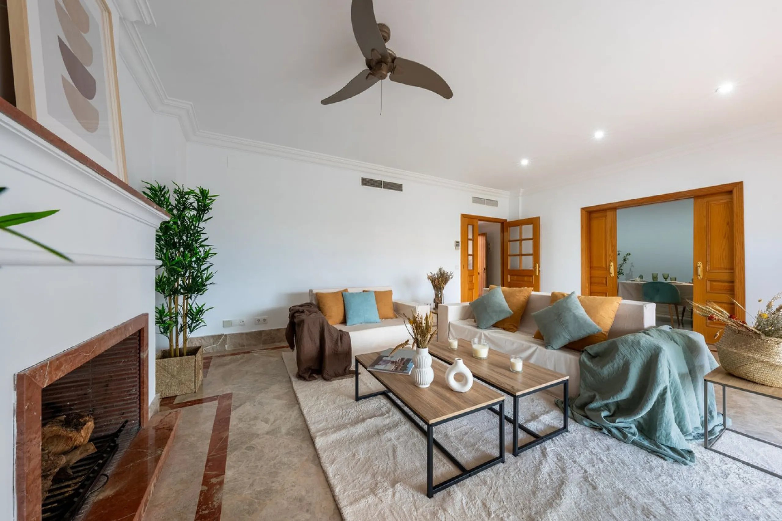 House - Semi-Detached House в продаже в Marbella, Málaga. В доме 3 спален и 4 ванных комнат. Площадь дома 207 м². Площадь участка 317 м²