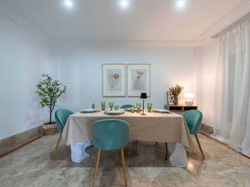 House - Semi-Detached House в продаже в Marbella, Málaga. В доме 3 спален и 4 ванных комнат. Площадь дома 207 м². Площадь участка 317 м²