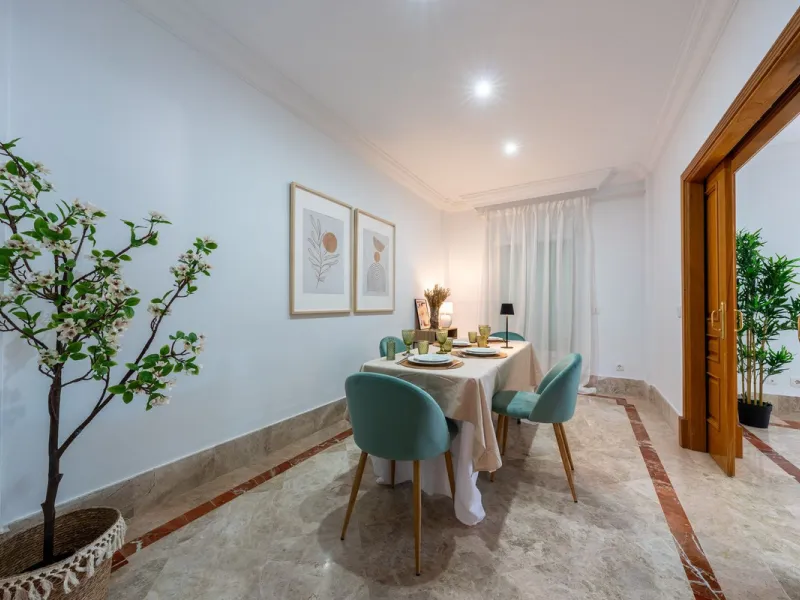 House - Semi-Detached House в продаже в Marbella, Málaga. В доме 3 спален и 4 ванных комнат. Площадь дома 207 м². Площадь участка 317 м²