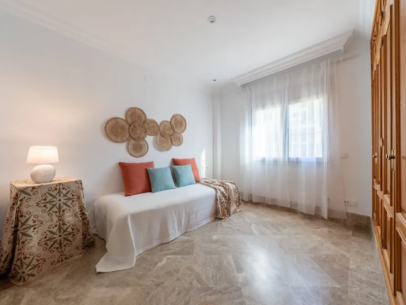 House - Semi-Detached House в продаже в Marbella, Málaga. В доме 3 спален и 4 ванных комнат. Площадь дома 207 м². Площадь участка 317 м²