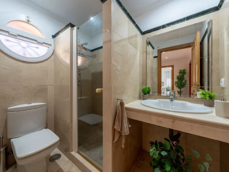 House - Semi-Detached House в продаже в Marbella, Málaga. В доме 3 спален и 4 ванных комнат. Площадь дома 207 м². Площадь участка 317 м²