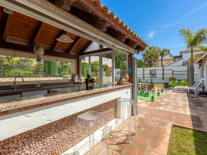 STUNNING THREE BEDROOM VILLA