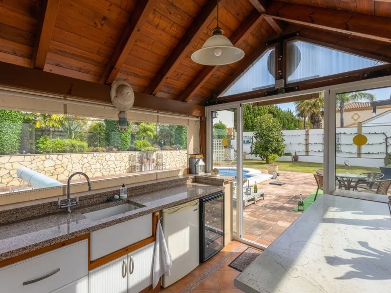 STUNNING THREE BEDROOM VILLA
