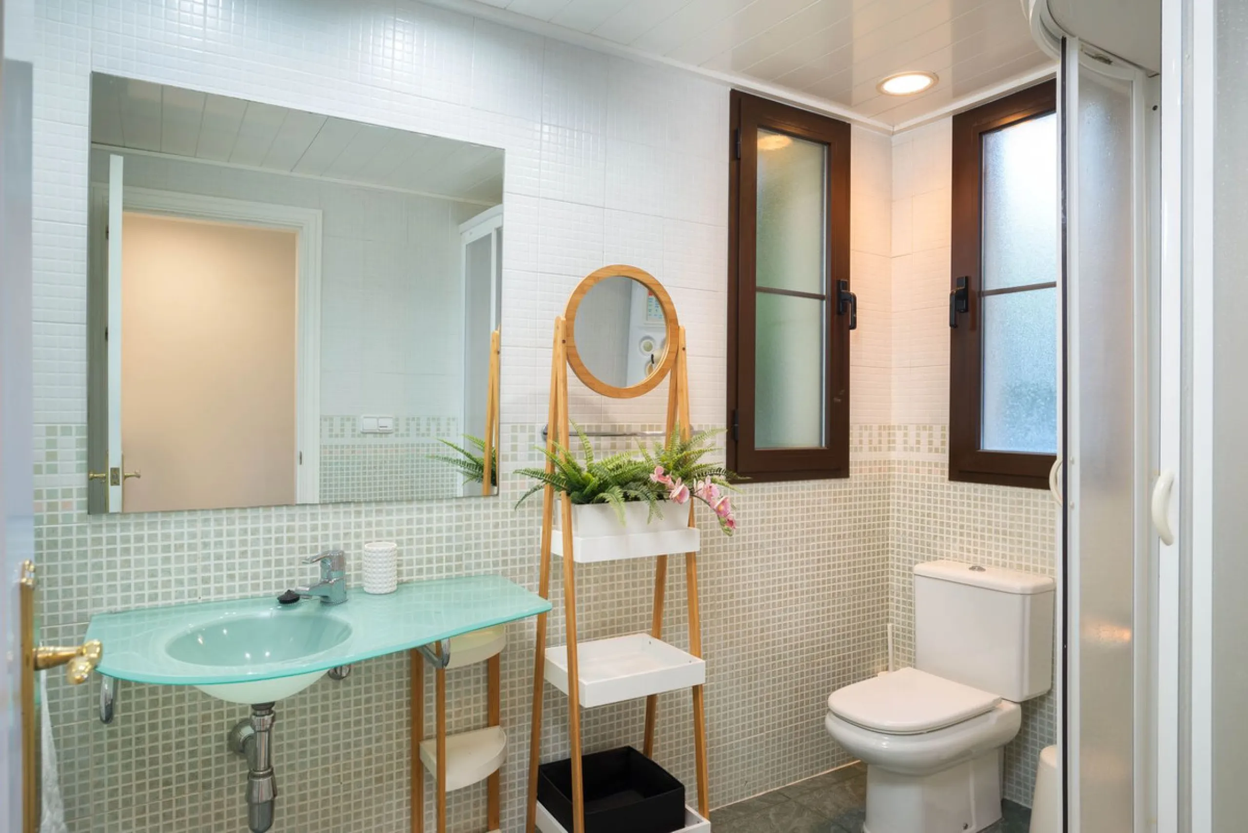 Apartment - Ground Floor Apartment в продаже в Benahavís, Málaga. В доме 3 спален и 2 ванных комнат. Площадь дома 125 м². Площадь участка 100 м²