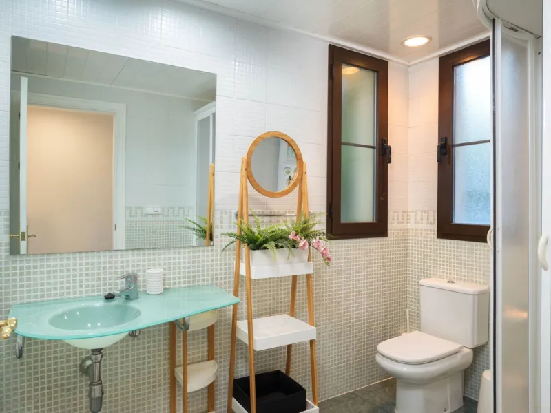Apartment - Ground Floor Apartment в продаже в Benahavís, Málaga. В доме 3 спален и 2 ванных комнат. Площадь дома 125 м². Площадь участка 100 м²