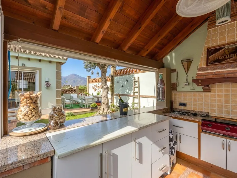 STUNNING THREE BEDROOM VILLA