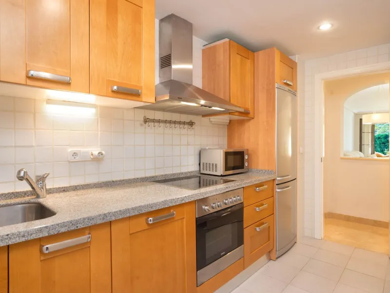 Apartment - Ground Floor Apartment в продаже в Benahavís, Málaga. В доме 3 спален и 2 ванных комнат. Площадь дома 125 м². Площадь участка 100 м²