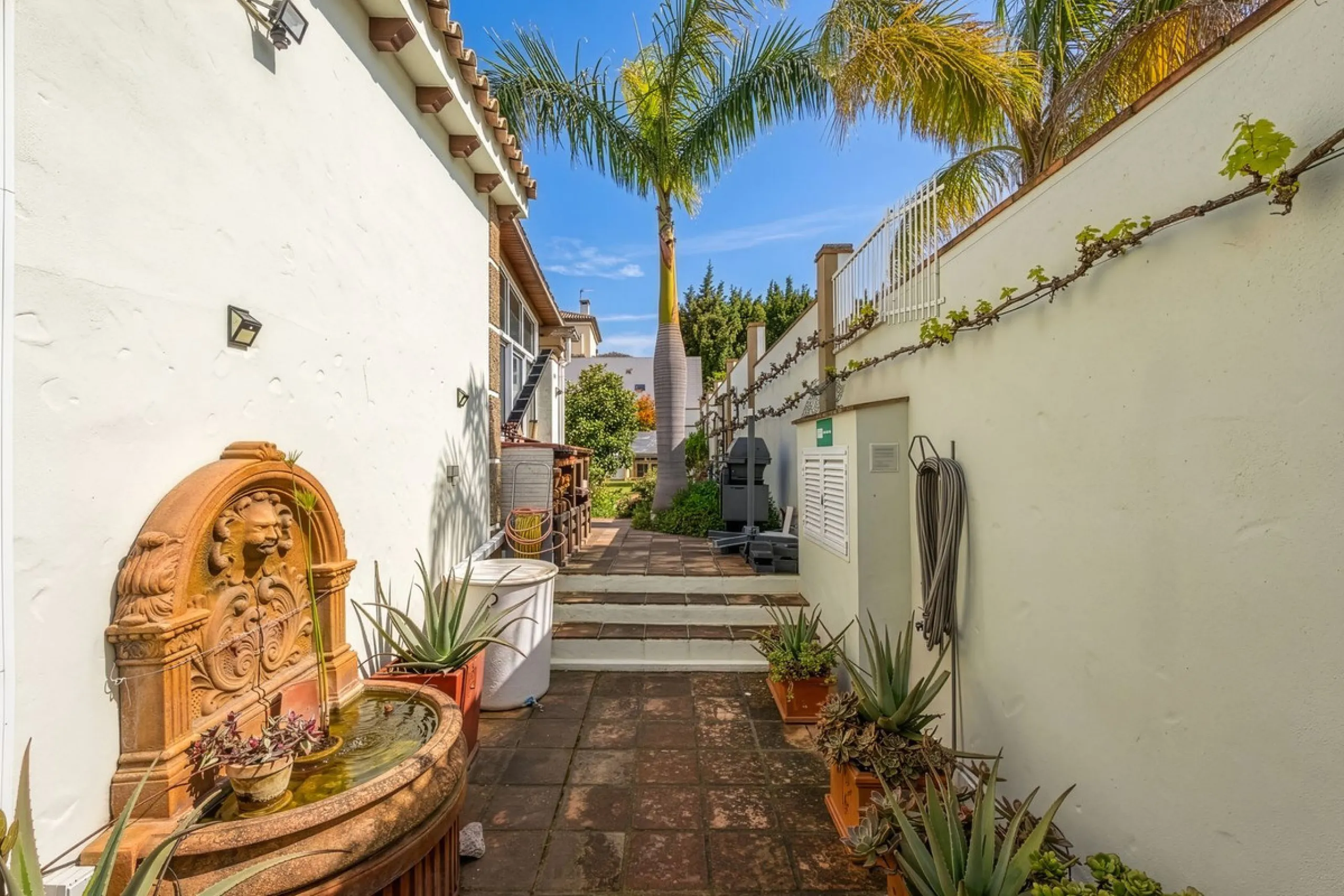 STUNNING THREE BEDROOM VILLA