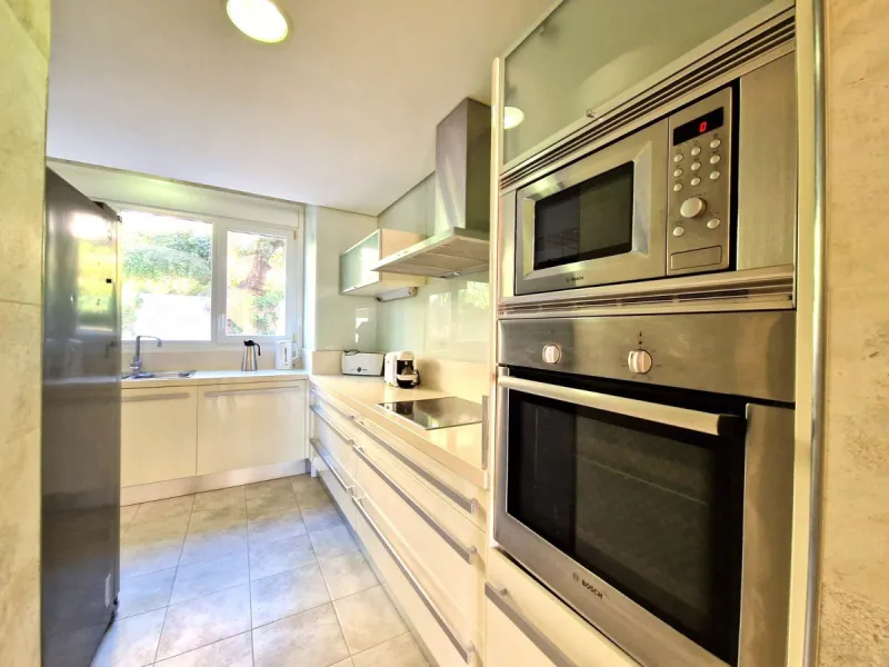 Stunning Corner Ground-Floor Apartment in Nueva Andalucía – Marbella's Golf Valley Gem