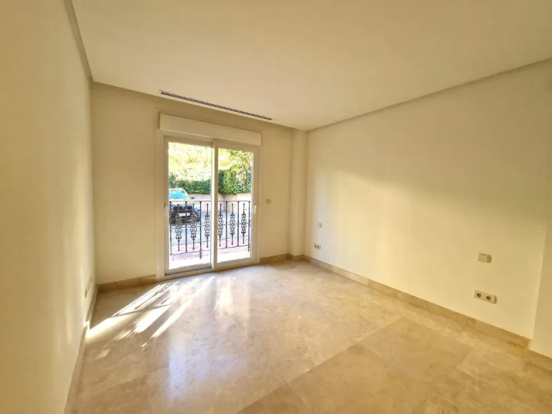 Stunning Corner Ground-Floor Apartment in Nueva Andalucía – Marbella's Golf Valley Gem