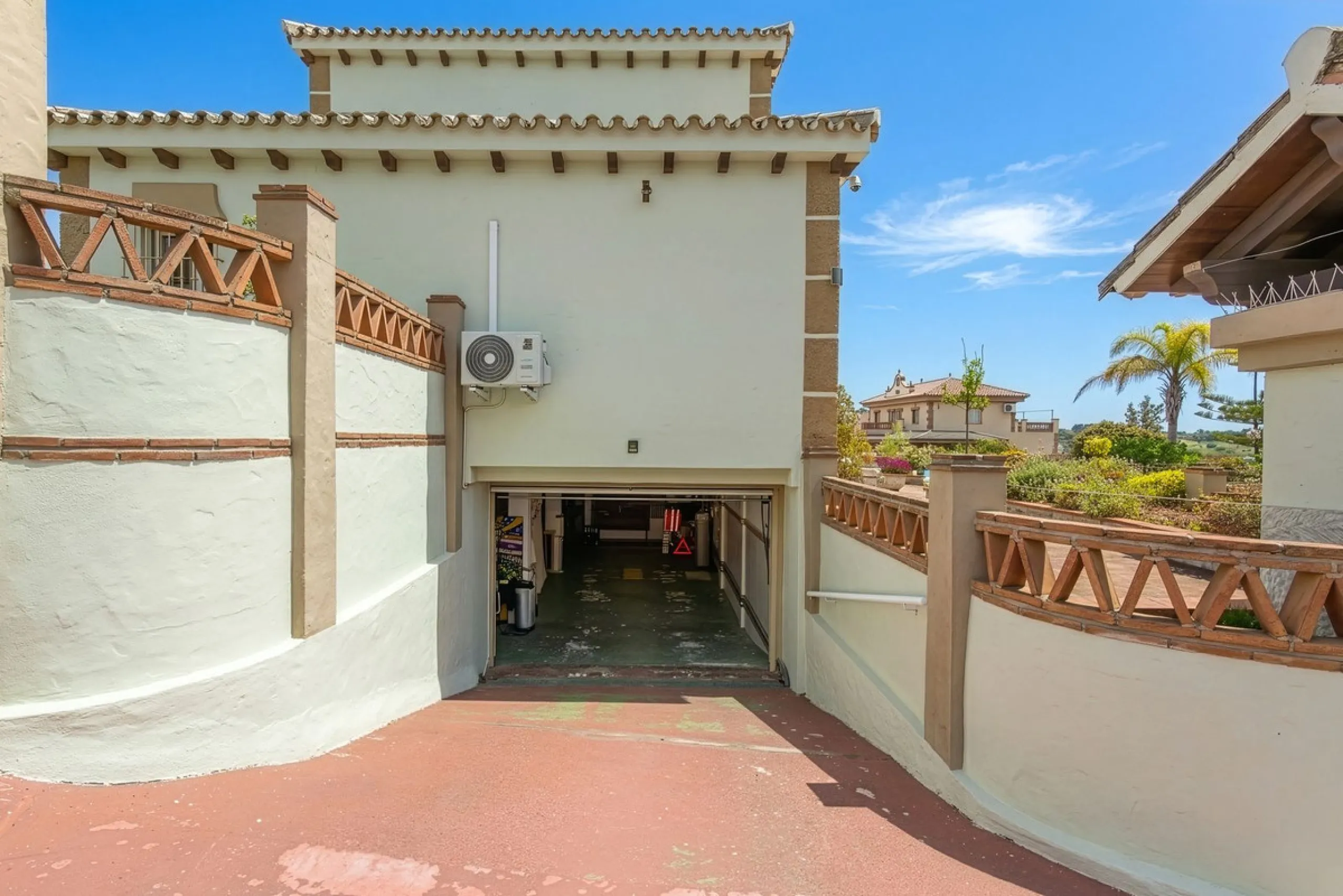 STUNNING THREE BEDROOM VILLA