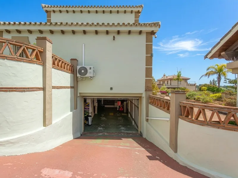 STUNNING THREE BEDROOM VILLA