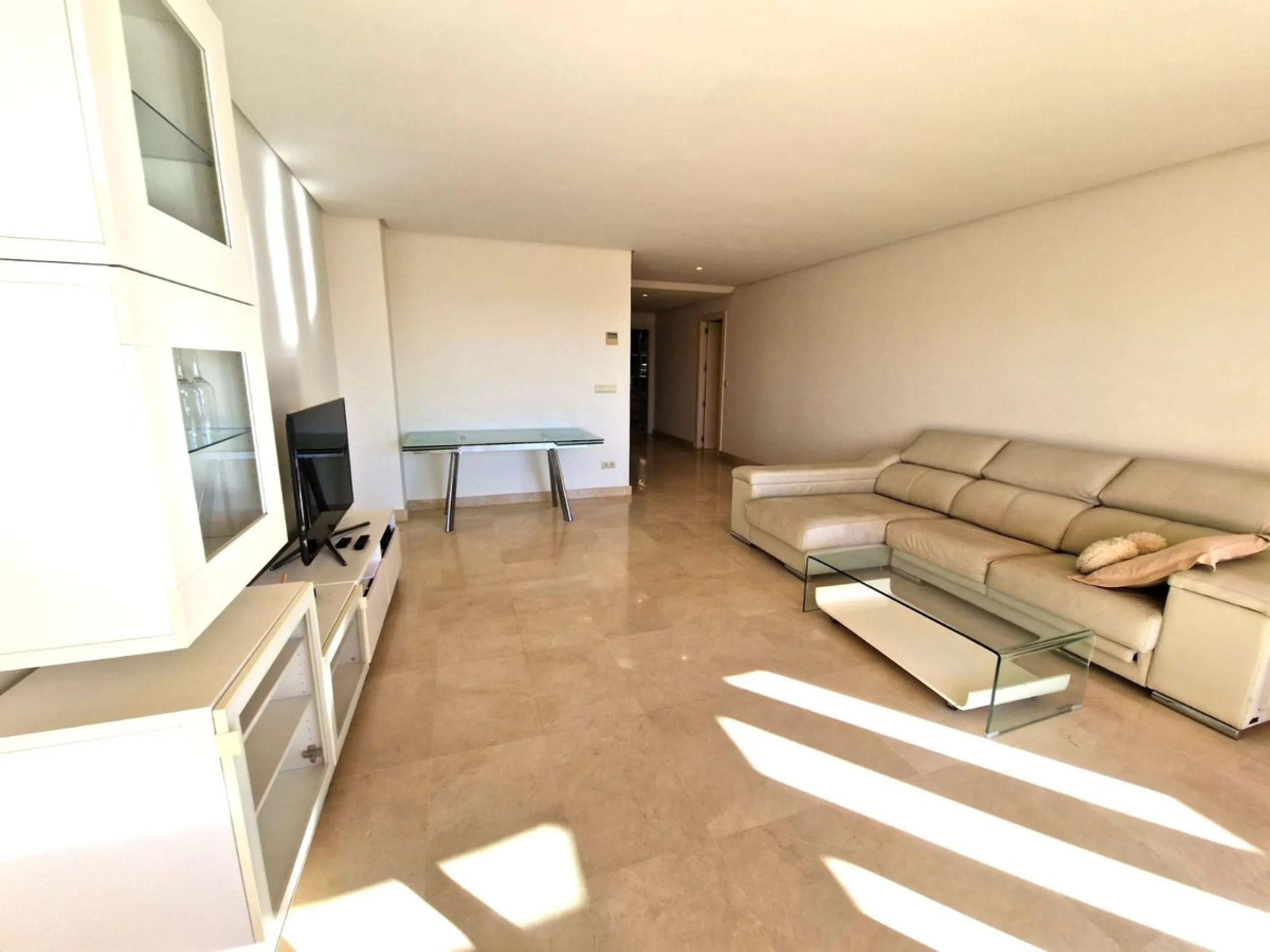 Stunning Corner Ground-Floor Apartment in Nueva Andalucía – Marbella's Golf Valley Gem