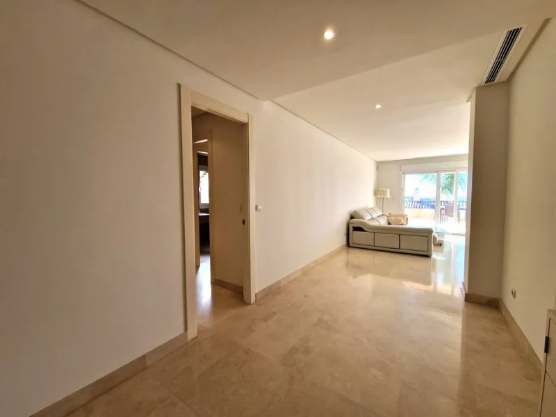 Stunning Corner Ground-Floor Apartment in Nueva Andalucía – Marbella's Golf Valley Gem