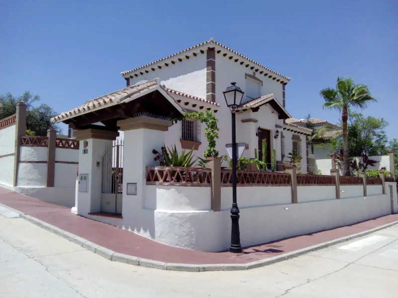 STUNNING THREE BEDROOM VILLA