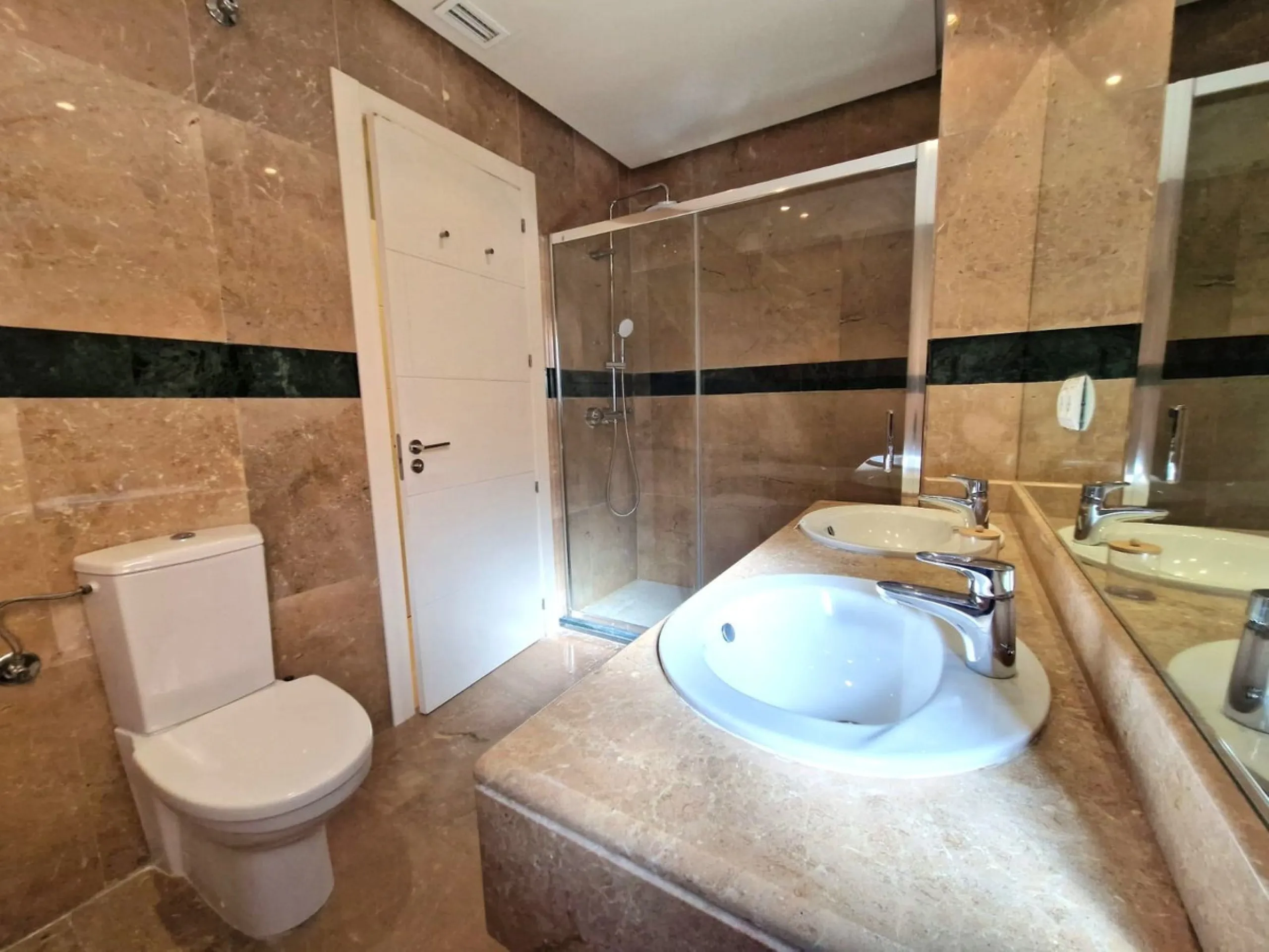 Stunning Corner Ground-Floor Apartment in Nueva Andalucía – Marbella's Golf Valley Gem