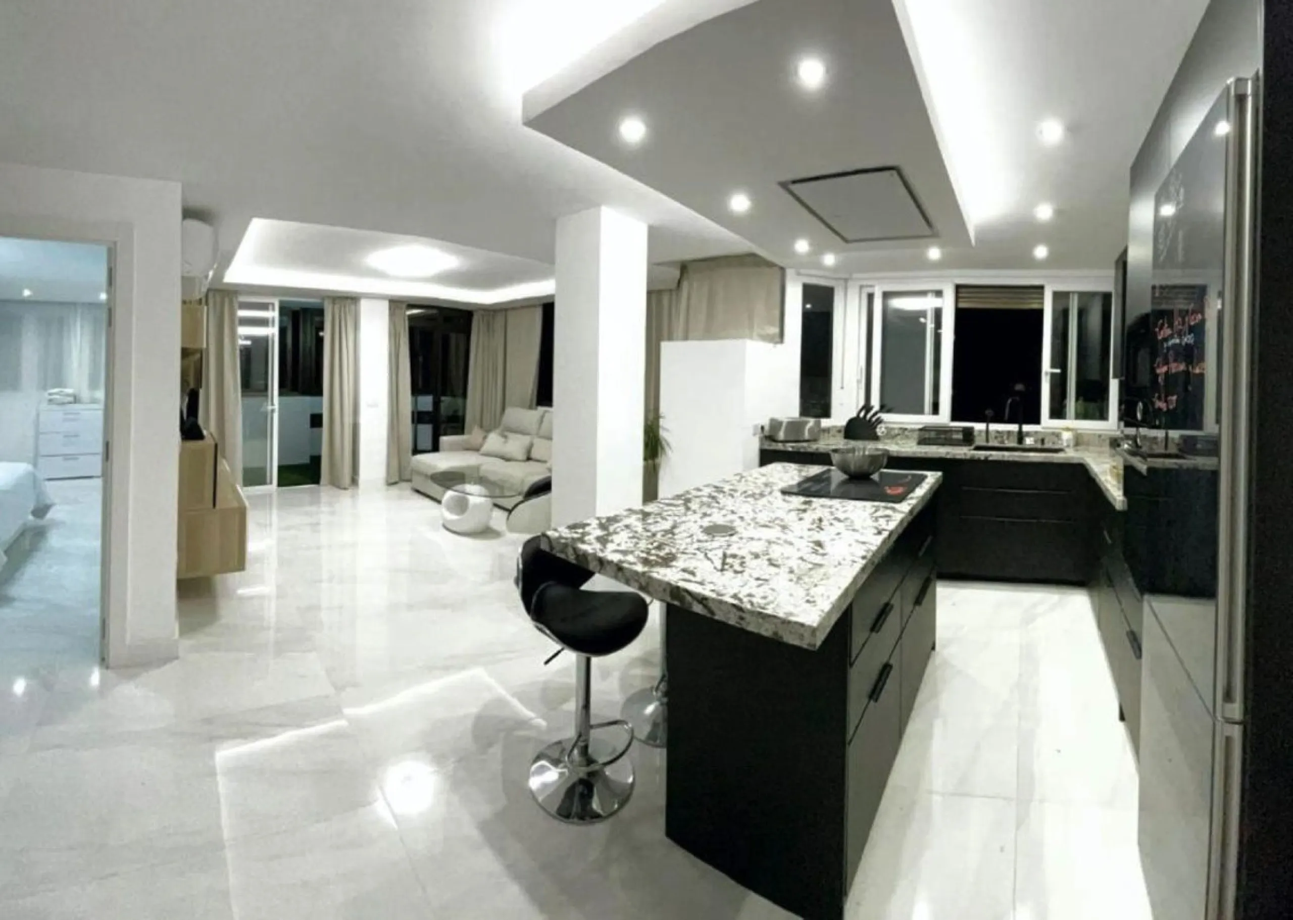 Fully Renovated Tourist Apartment with Legal Licence and High Profitability – Prime Central Location in Marbella