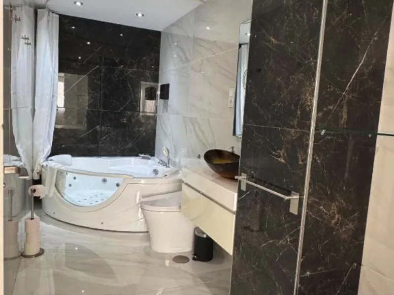 Fully Renovated Tourist Apartment with Legal Licence and High Profitability – Prime Central Location in Marbella