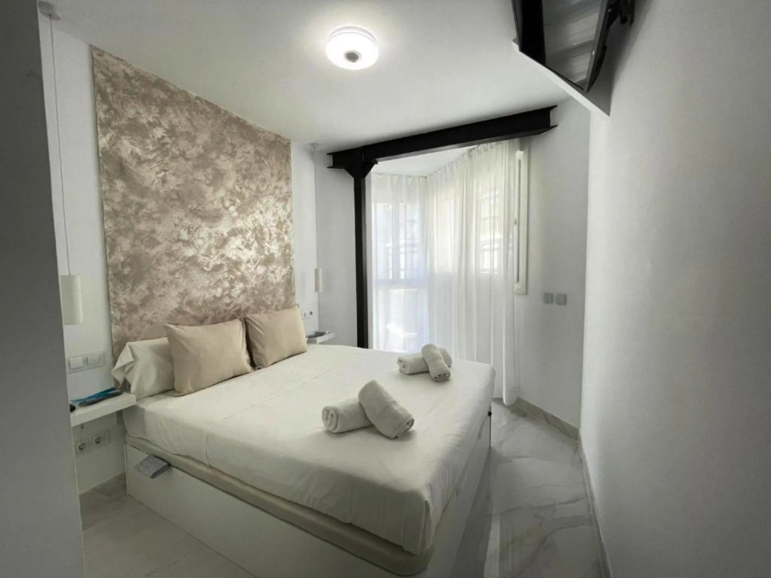 Legally Authorised Tourist Apartment with Community Approval for Title Transfer – Prime Beachfront Investment in Marbella