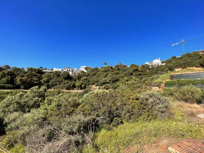 Plot - Residential Plot в продаже в Benahavís, Málaga. В доме 4 спален и 4 ванных комнат. Площадь участка 3807 м²