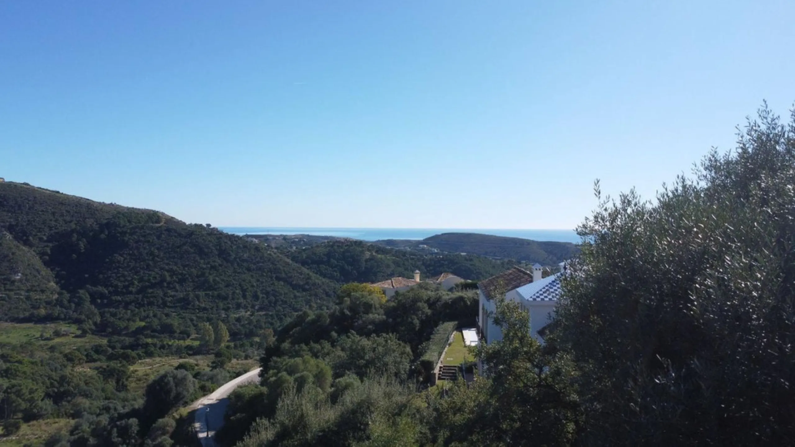 Plot - Residential Plot в продаже в Benahavís, Málaga. В доме 4 спален и 4 ванных комнат. Площадь участка 3807 м²