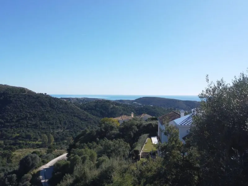 Plot - Residential Plot в продаже в Benahavís, Málaga. В доме 4 спален и 4 ванных комнат. Площадь участка 3807 м²