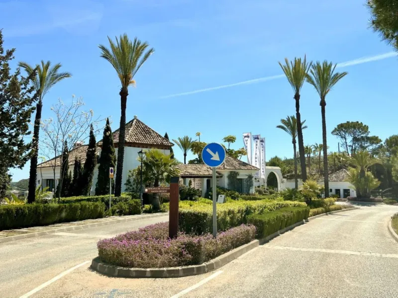 Plot - Residential Plot в продаже в Benahavís, Málaga. В доме 4 спален и 4 ванных комнат. Площадь участка 3807 м²