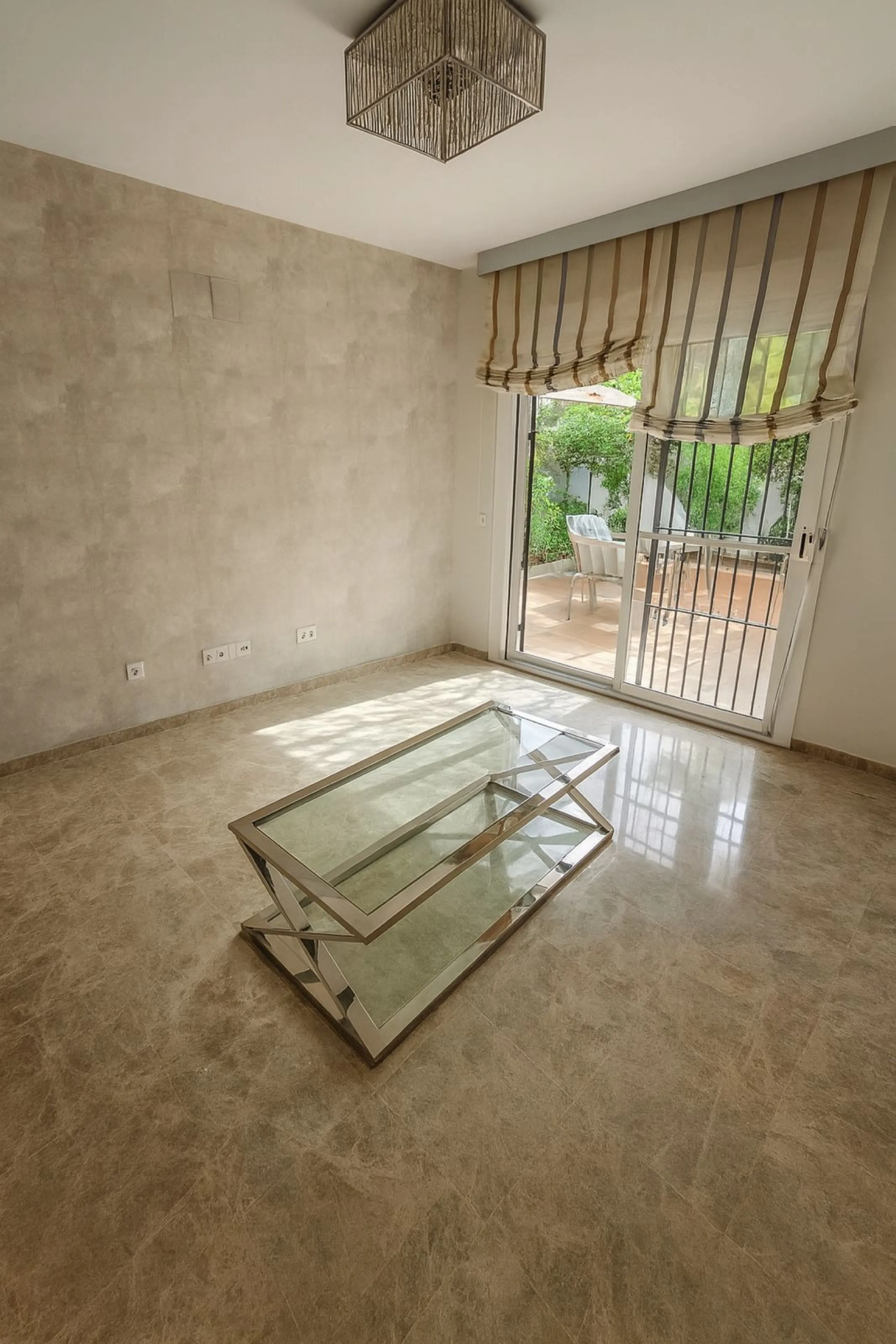 Fully Renovated Apartment Ready to Move In – Los Naranjos, Nueva Andalucía, Marbella