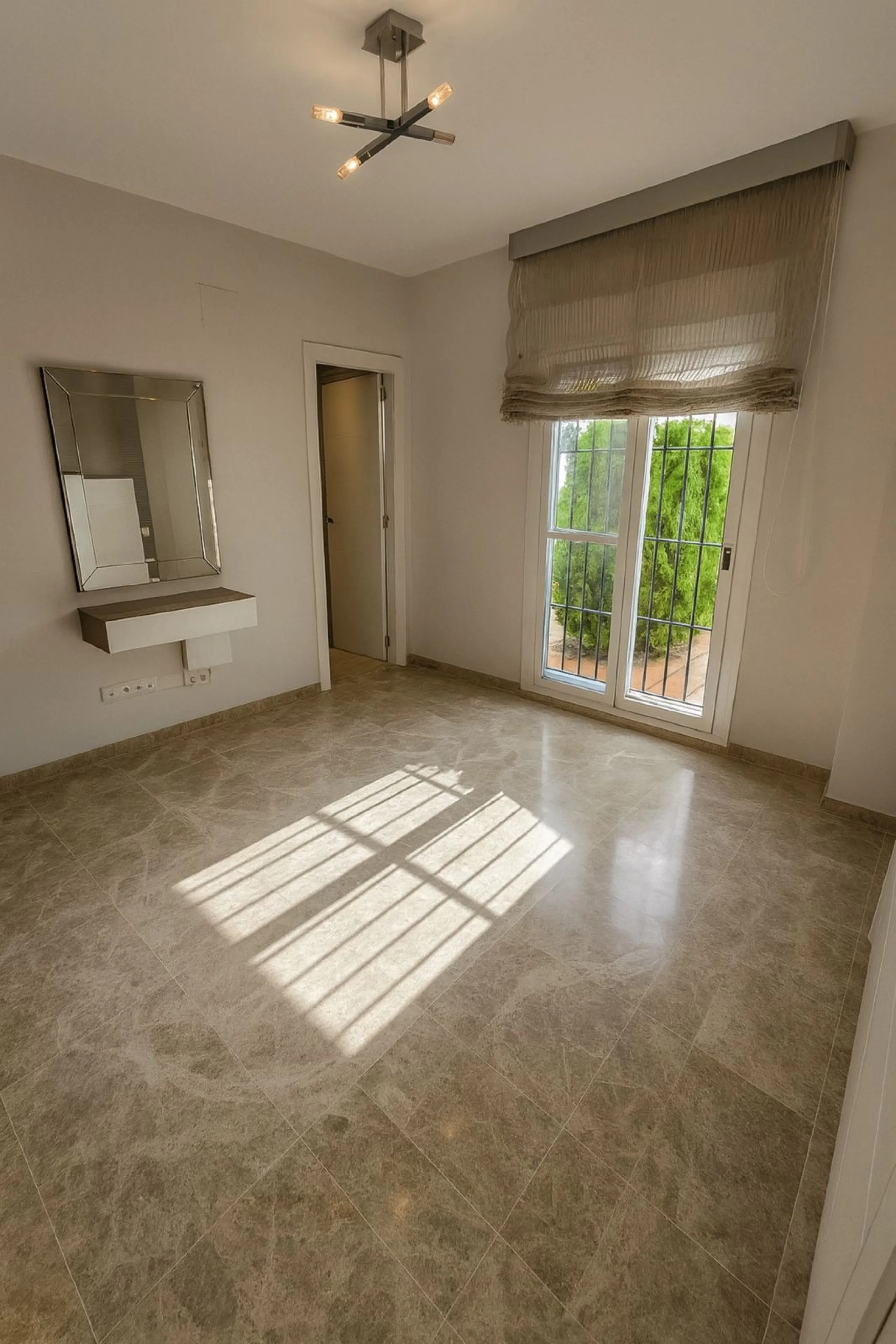 Fully Renovated Apartment Ready to Move In – Los Naranjos, Nueva Andalucía, Marbella