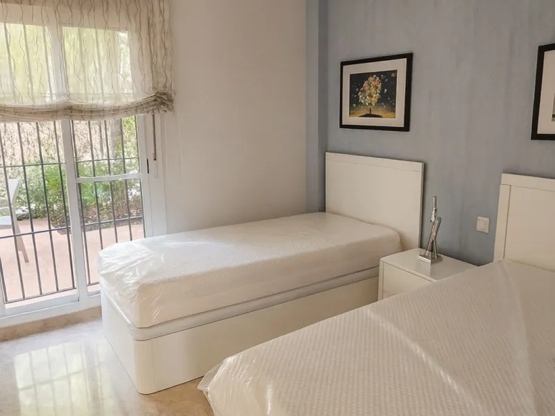 Fully Renovated Apartment Ready to Move In – Los Naranjos, Nueva Andalucía, Marbella